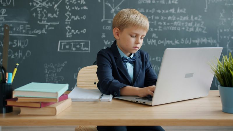 Virtual classroom session for online education